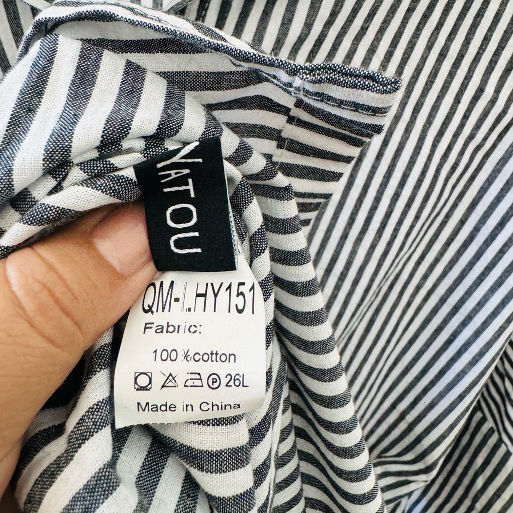 Beautiful 100% cotton striped button-down minimalist shirt dress - Picture 6 of 11